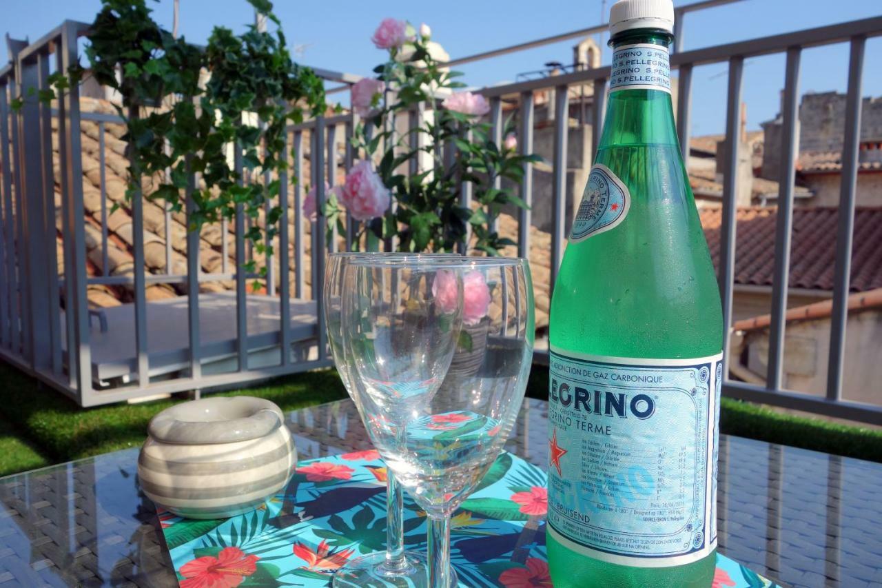 Arles Holiday - La Terrasse Bagian luar foto
